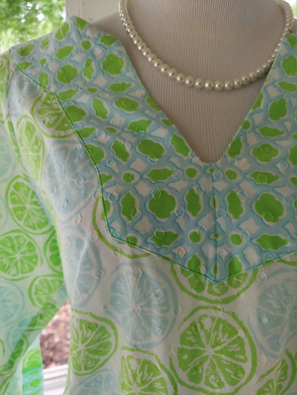 Vineyard Vines Green & Blue Lime-Print V-Neck Tunic M